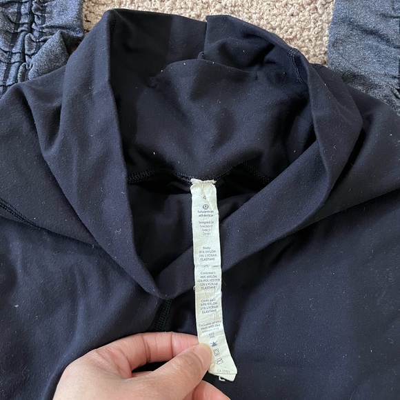 Lululemon leggings size 4 - Picture 4 of 5